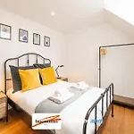 Two Bedroom Apartment At Buonomo Stays Short Lets & Serviced Accommodation