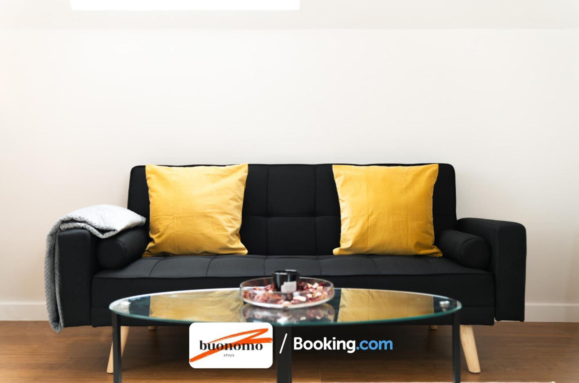 Two Bedroom At Buonomo Short Lets & Serviced *
