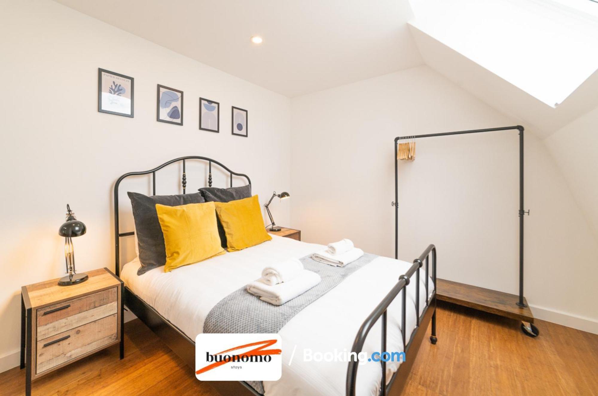 Two Bedroom At Buonomo Short Lets & Serviced Londres