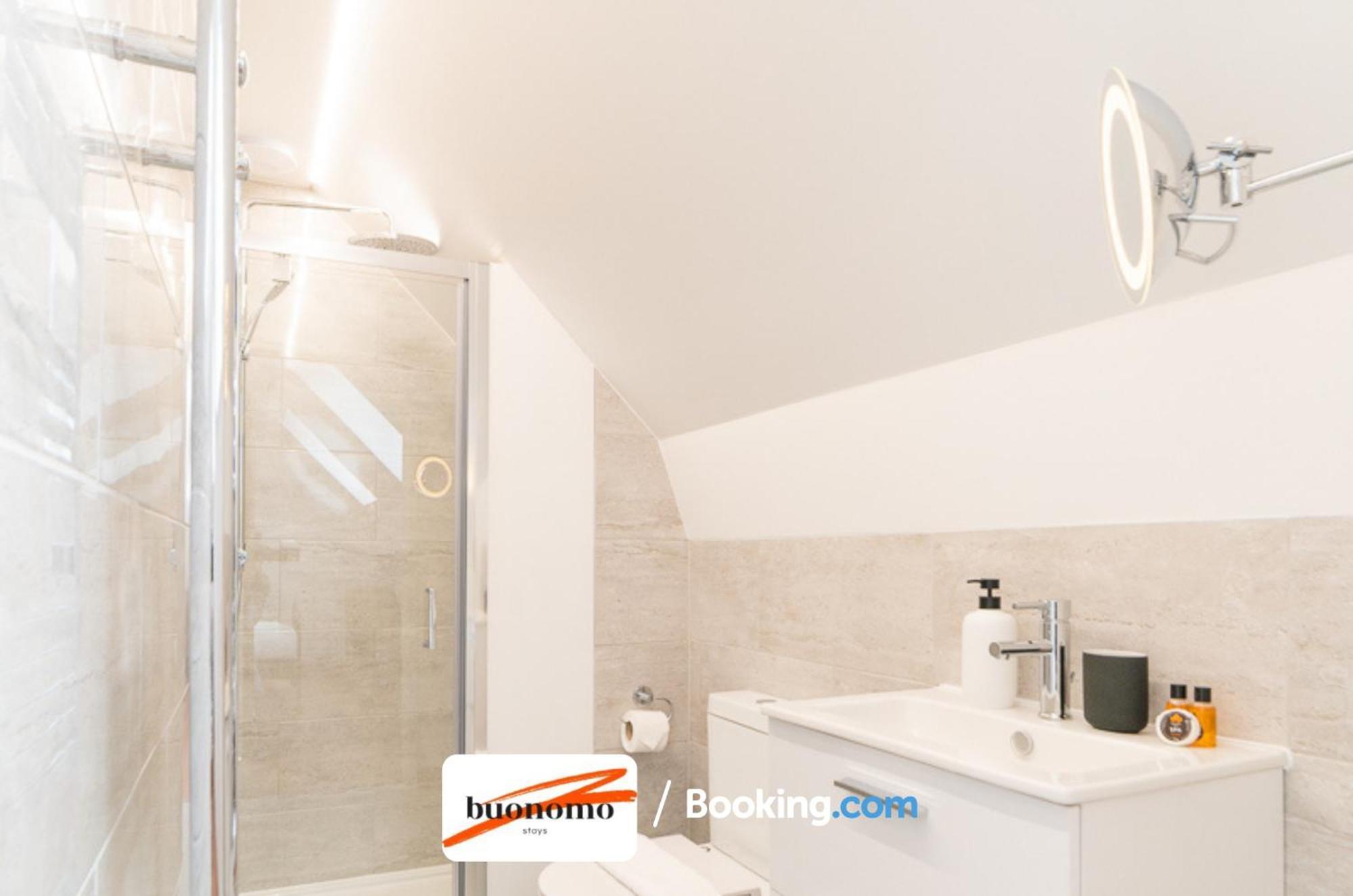 Two Bedroom At Buonomo Short Lets & Serviced Apartamento *