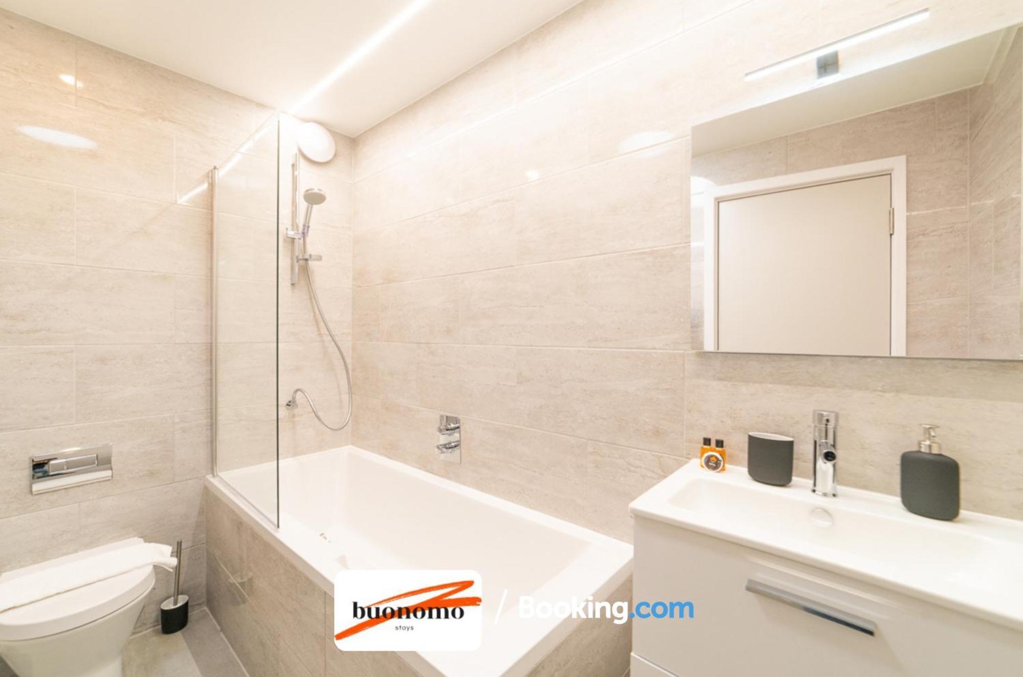 Two Bedroom At Buonomo Short Lets & Serviced Apartamento