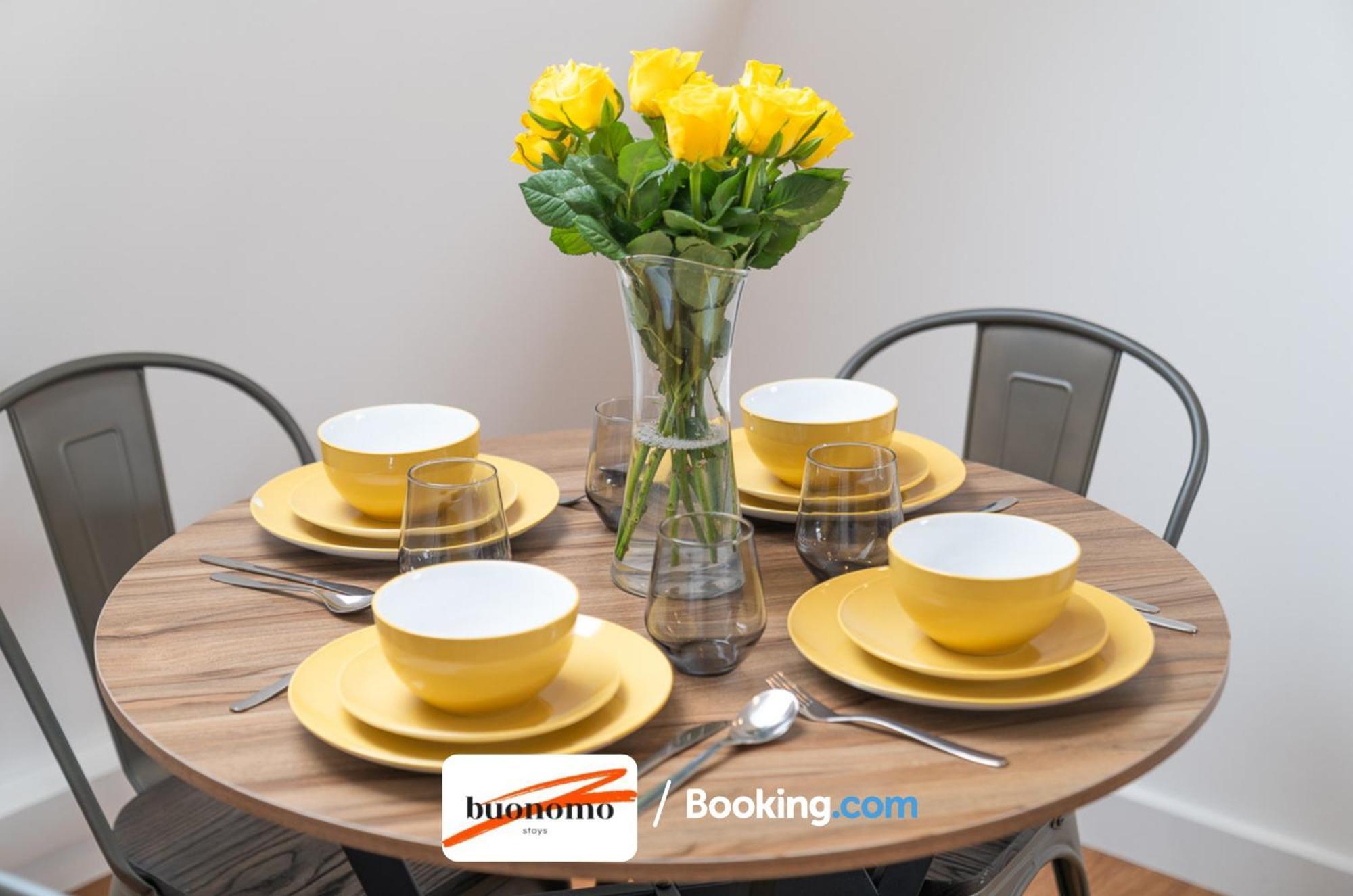 Two Bedroom At Buonomo Short Lets & Serviced *